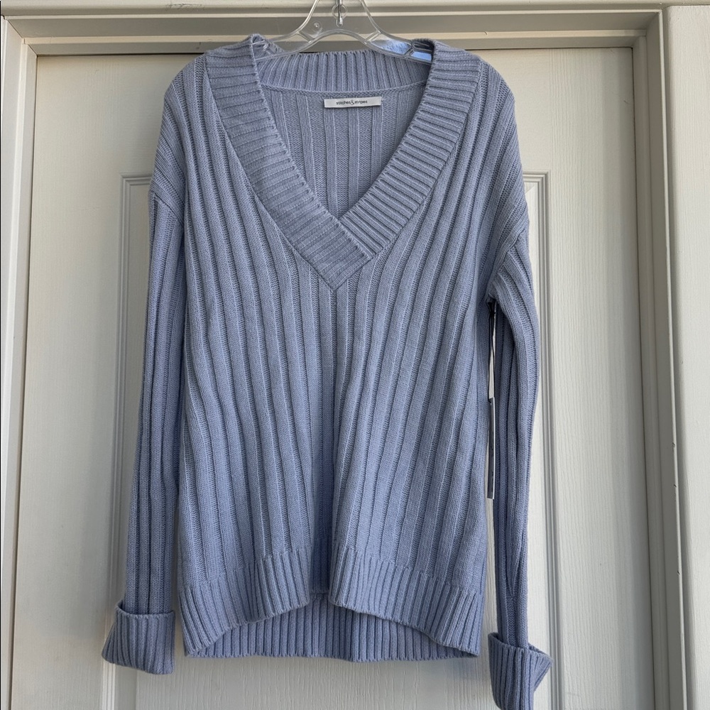 V-Neck Ribbed Sweater - Picture 3 of 9